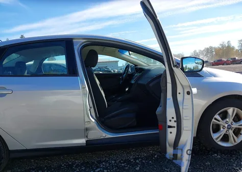 2013 Ford Focus Se z USA, uszkodzony, nr VIN 1FADP3F20DL190951